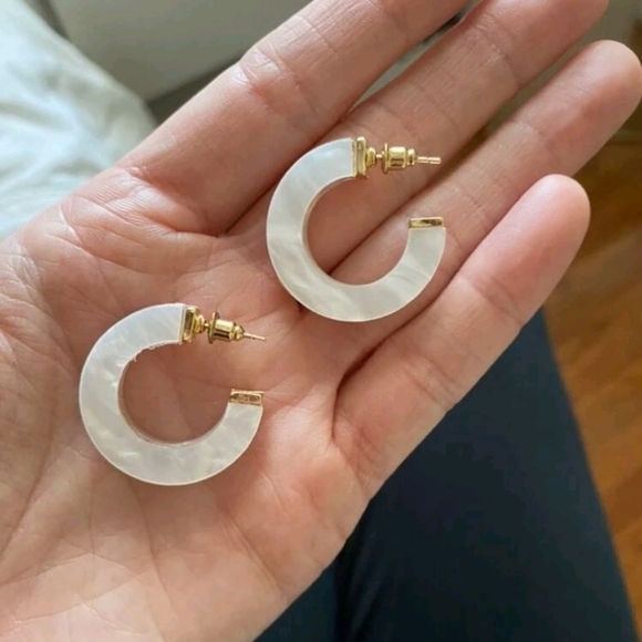 💖 2/$30 White Gold marble Minimalist Boho Chunky Hoop Clean girl earrings New - Picture 5 of 12